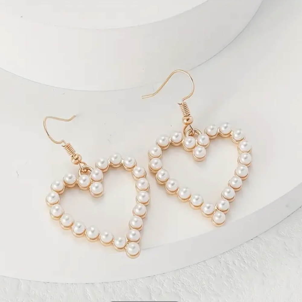 NEW Vintage Boutique White & Gold Pearl Heart Earrings Costume Jewelry